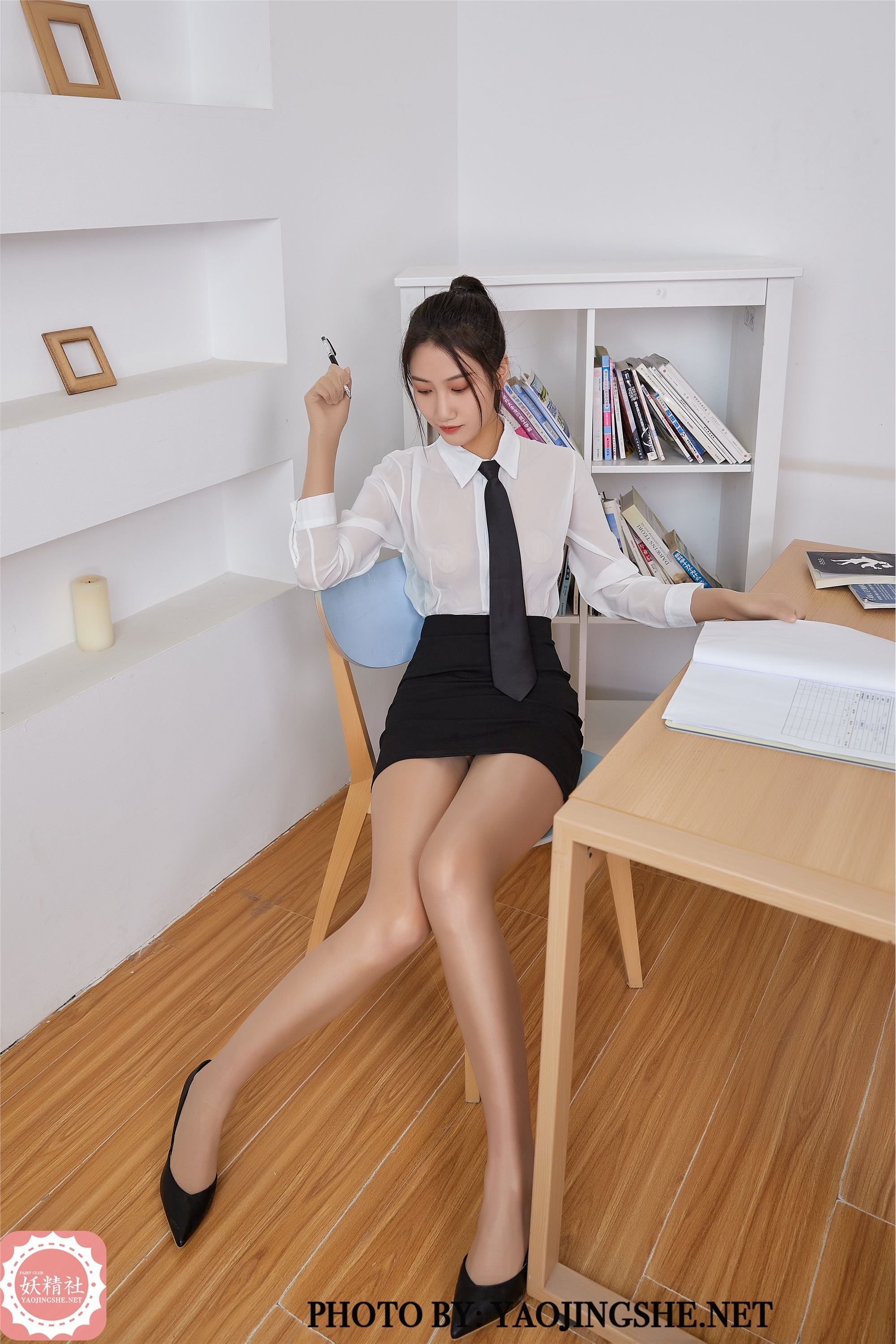 YAOJINGSHE 妖精社 B2105《思文-连身女王在公司》